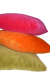 farbenfrohe Nickisamt-Kissen (Farben im Bild: Pink Passion, Spanische Orange, Goldene Olive)